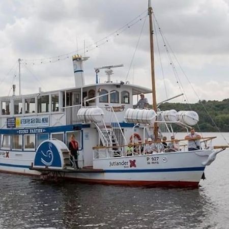 Idyllisk, Historisk Byhus Ved Fjorden I Mariager Luaran gambar