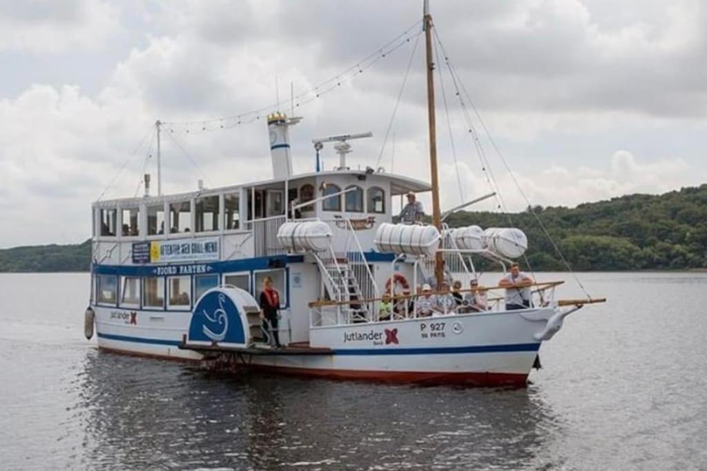Idyllisk, Historisk Byhus Ved Fjorden I Mariager Luaran gambar