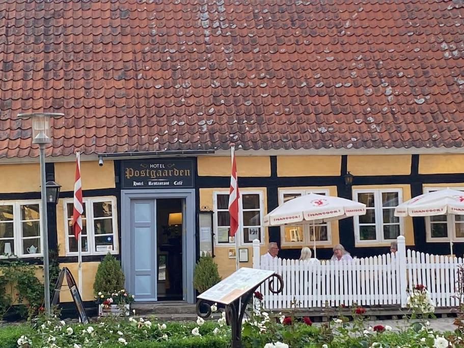 Idyllisk, Historisk Byhus Ved Fjorden I Mariager Luaran gambar