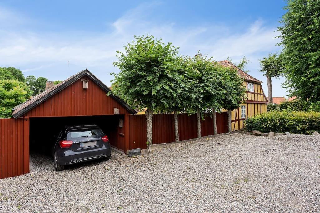 Idyllisk, Historisk Byhus Ved Fjorden I Mariager Luaran gambar