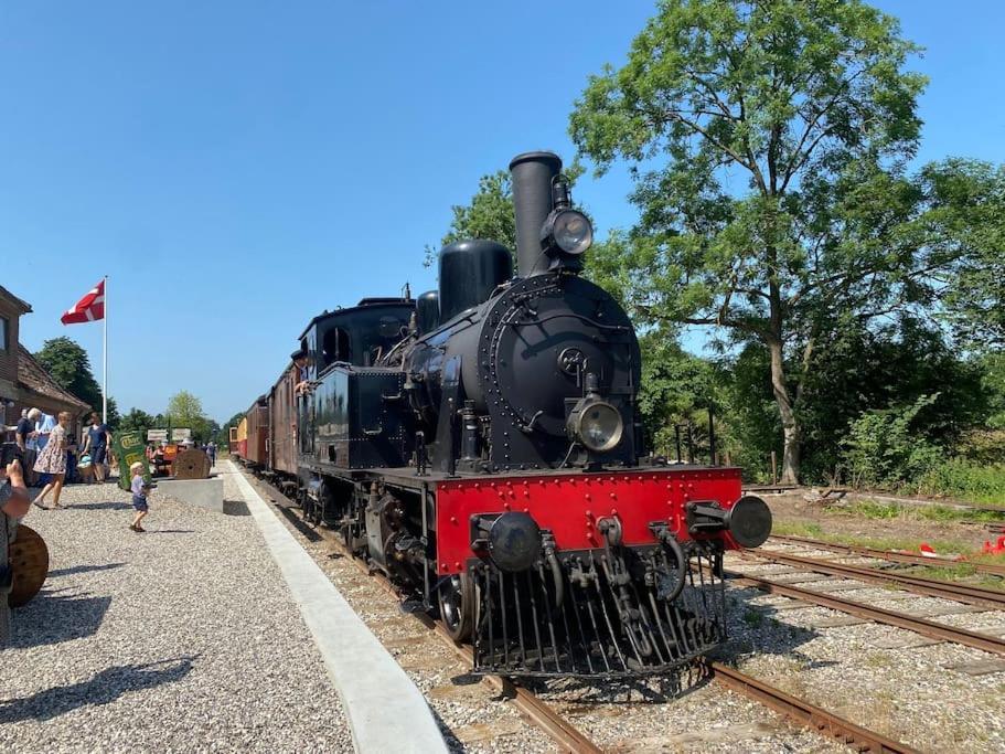 Idyllisk, Historisk Byhus Ved Fjorden I Mariager Luaran gambar